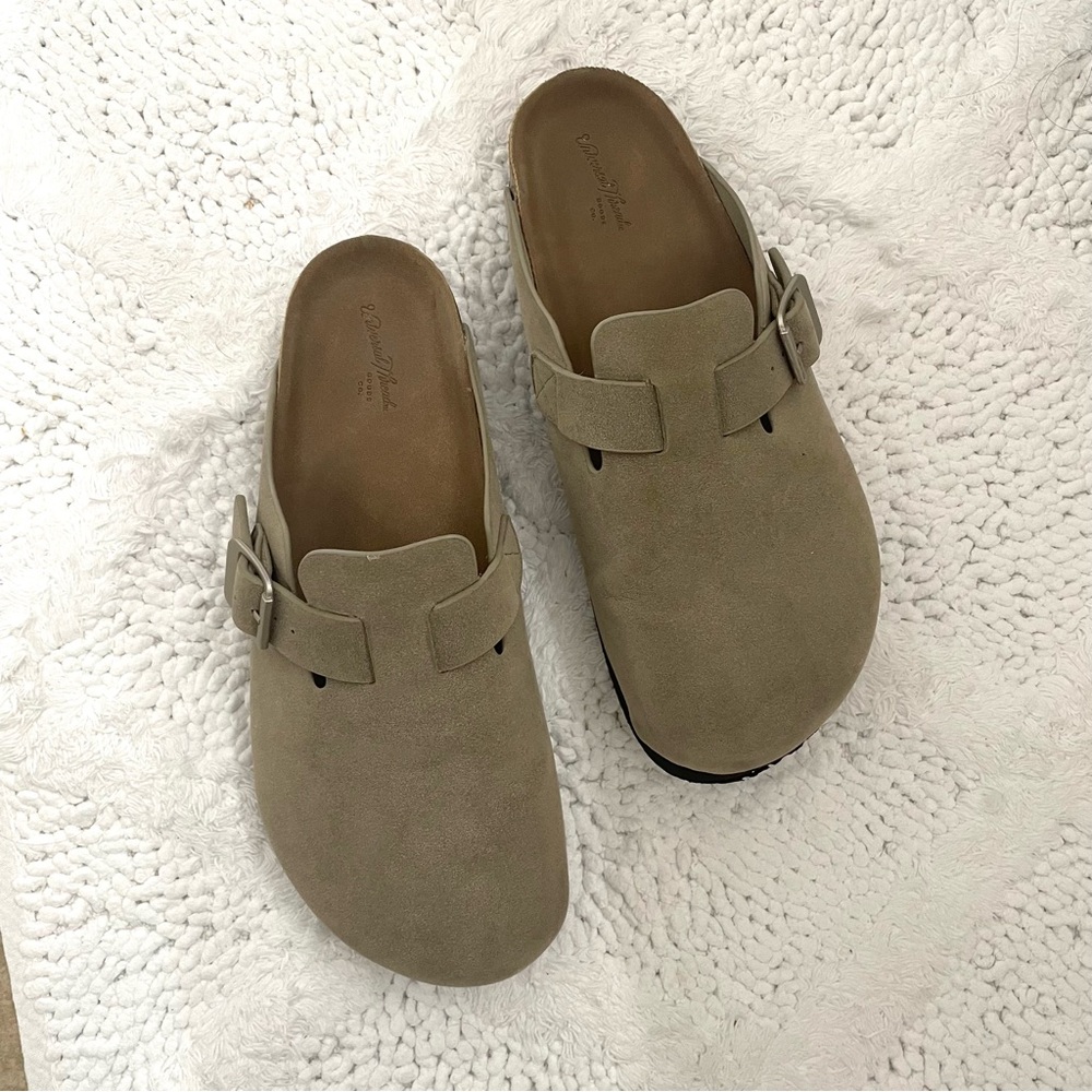 Universal Thread Betsy Clog Mules Taupe — size 6.5